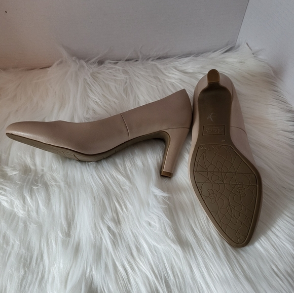 Abella Shoes size 8.5 NEW NO TAGS - Picture 2 of 3